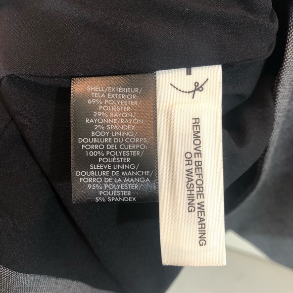 Ann Taylor The Perfect Two Buttons Blazer - Picture 7 of 8